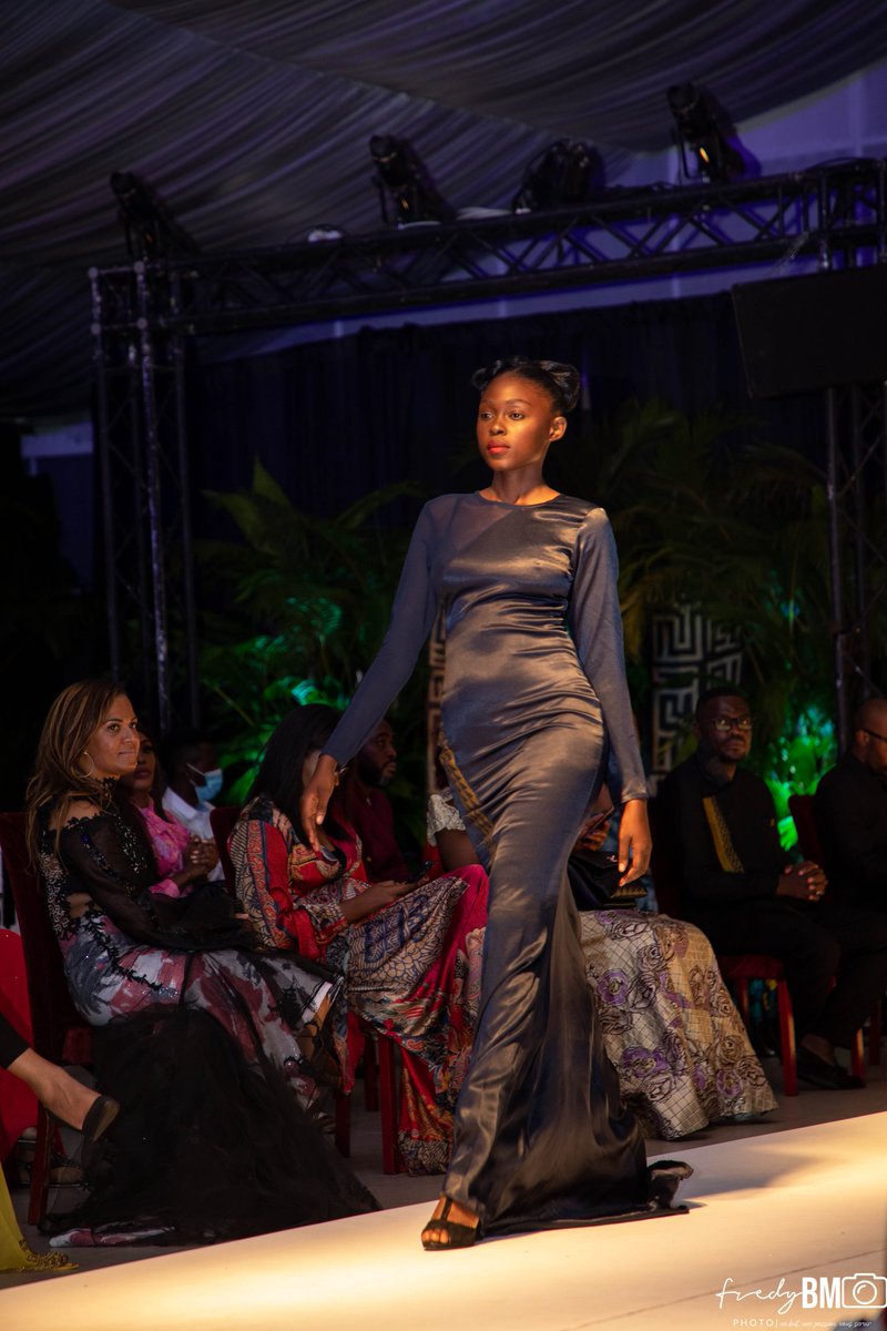 FredyPhoto's tweet photo. Défilé de Mode K'elle Pour Elle 🇬🇦

Styliste : @madomarque

Mannequin : @JessicaGomes

Agence Mannequin : @panao.fashion

Organisateur : @k_ellepourelle241 

Photographe : @Fredyboupendza4

Lieu : @SuitesNomad

#festivaldemode #gabon #kellepourelle2021 #modegabon https://t.co/poq5TU8yln