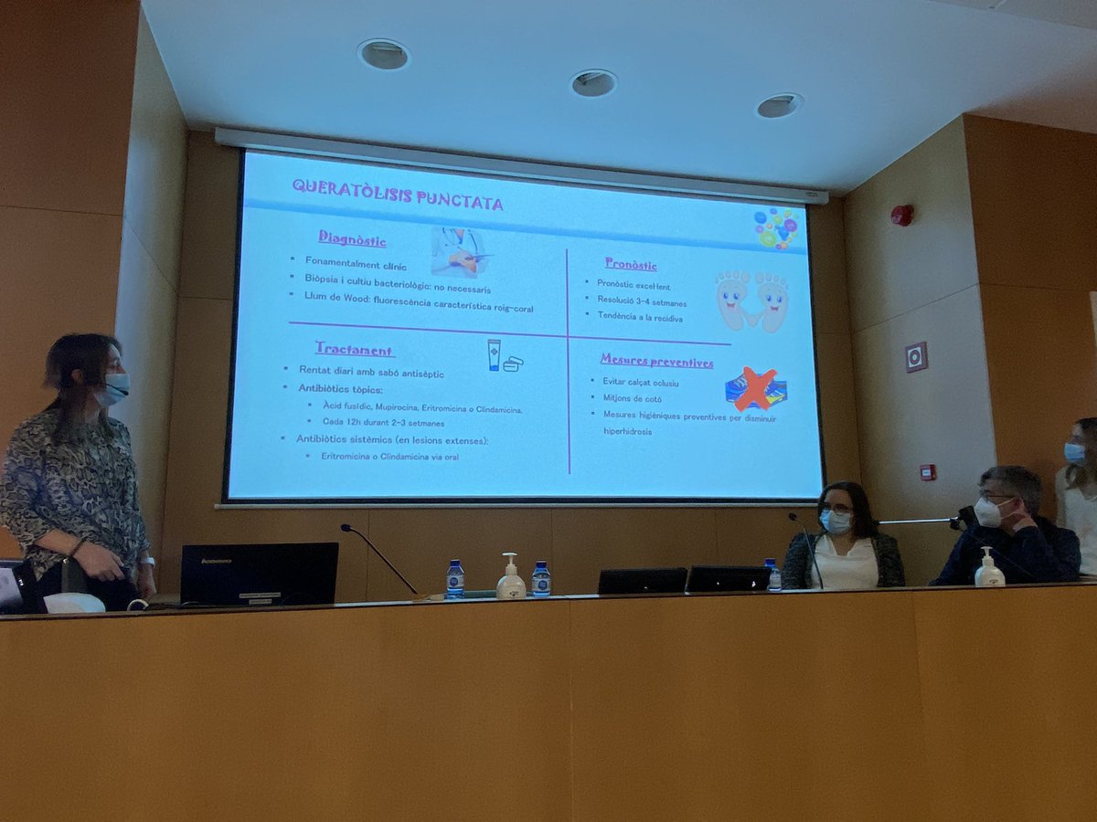 carmerieramin's tweet photo. 2a Taula rodona. Presentació de casos clínics a càrrec de @XavierCanteroG, tutor, i la Carolina i la Núria, residents de Medicina Familiar i Comunitària #EAPIgualadaUrbà @icscatcentral https://t.co/NzKWUOtWVa