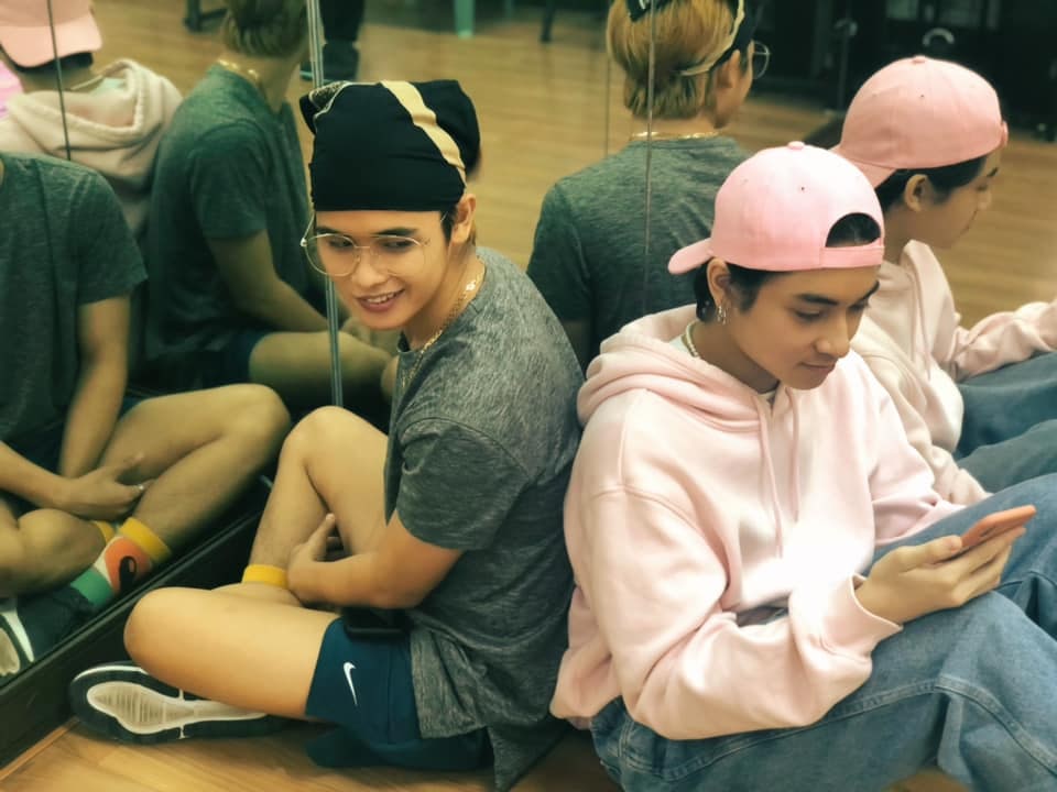4lamat's tweet photo. #jaolas au prompt https://t.co/rBNevq4so3