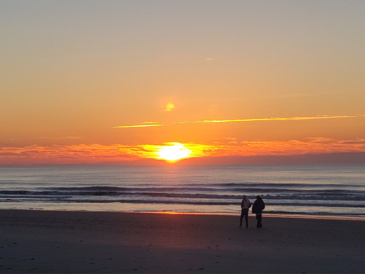 Ron_Rollison's tweet photo. Daily Motivational:
Be present. Live in the moment. Remember to enjoy the little things.
- Rolly
Good Morning from Folly Beach https://t.co/fdtau4ghyz