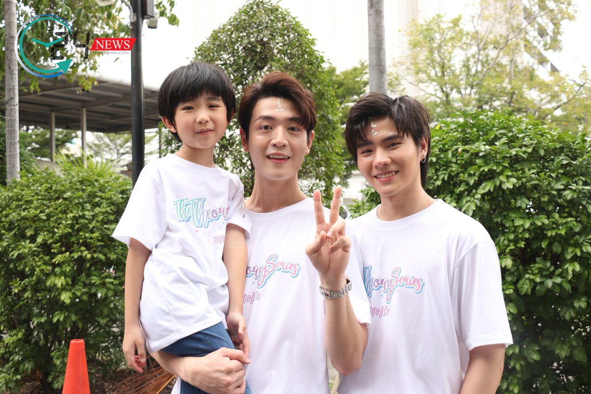 _24News_'s tweet photo. [Clip]แทน - ท๊อป ทฤษฎีที่ 2 โลกกลมเขาว่าคือพรหมลิขิต ลั่น 3 คนมันต้องดีกว่า 2 คนอยู่แล้ว

Link YT=>https://t.co/qxJ9HxAePV

#บวงสรวงทฤษฎีรัก #thetheoryseries #tppiyawat #tann_kittinan #TanTop https://t.co/9uJmZ470rZ