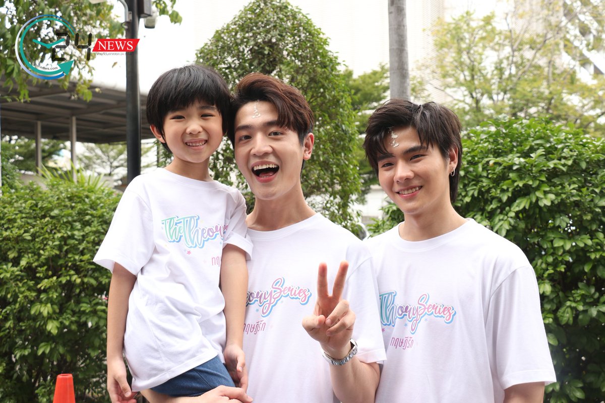 _24News_'s tweet photo. [Clip]แทน - ท๊อป ทฤษฎีที่ 2 โลกกลมเขาว่าคือพรหมลิขิต ลั่น 3 คนมันต้องดีกว่า 2 คนอยู่แล้ว

Link YT=>https://t.co/qxJ9HxAePV

#บวงสรวงทฤษฎีรัก #thetheoryseries #tppiyawat #tann_kittinan #TanTop https://t.co/9uJmZ470rZ