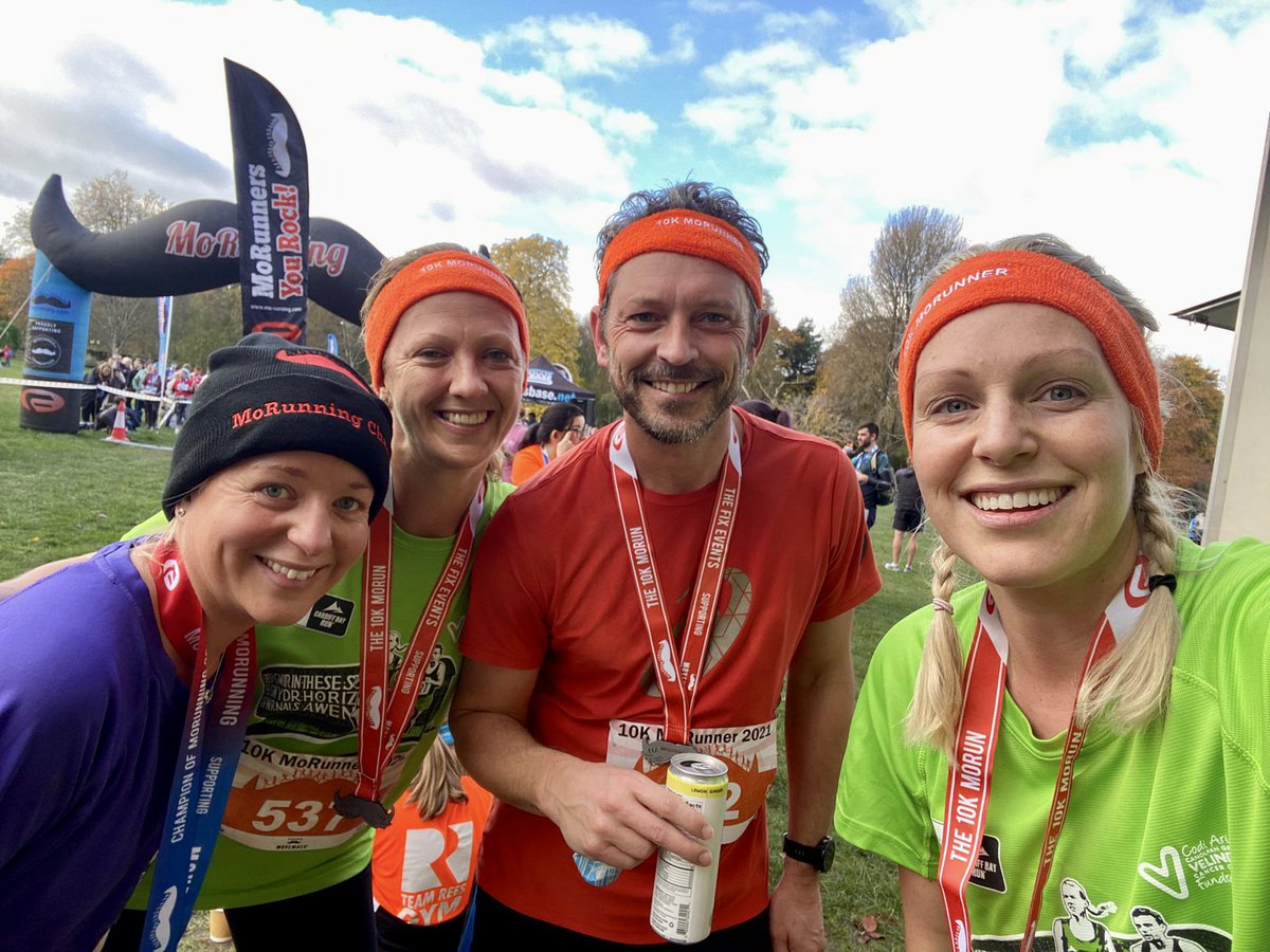 Lovely morning pre-birthday run with <a href="/JamieeGittins/">jamiee gittins</a> and <a href="/jadegittins/">jadewakley</a> aka #firstlady <a href="/MovemberUK/">Movember UK</a> 🥸🥸😘😘
