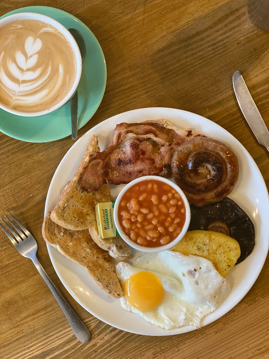 Foxes Cafe Lounge tweet media