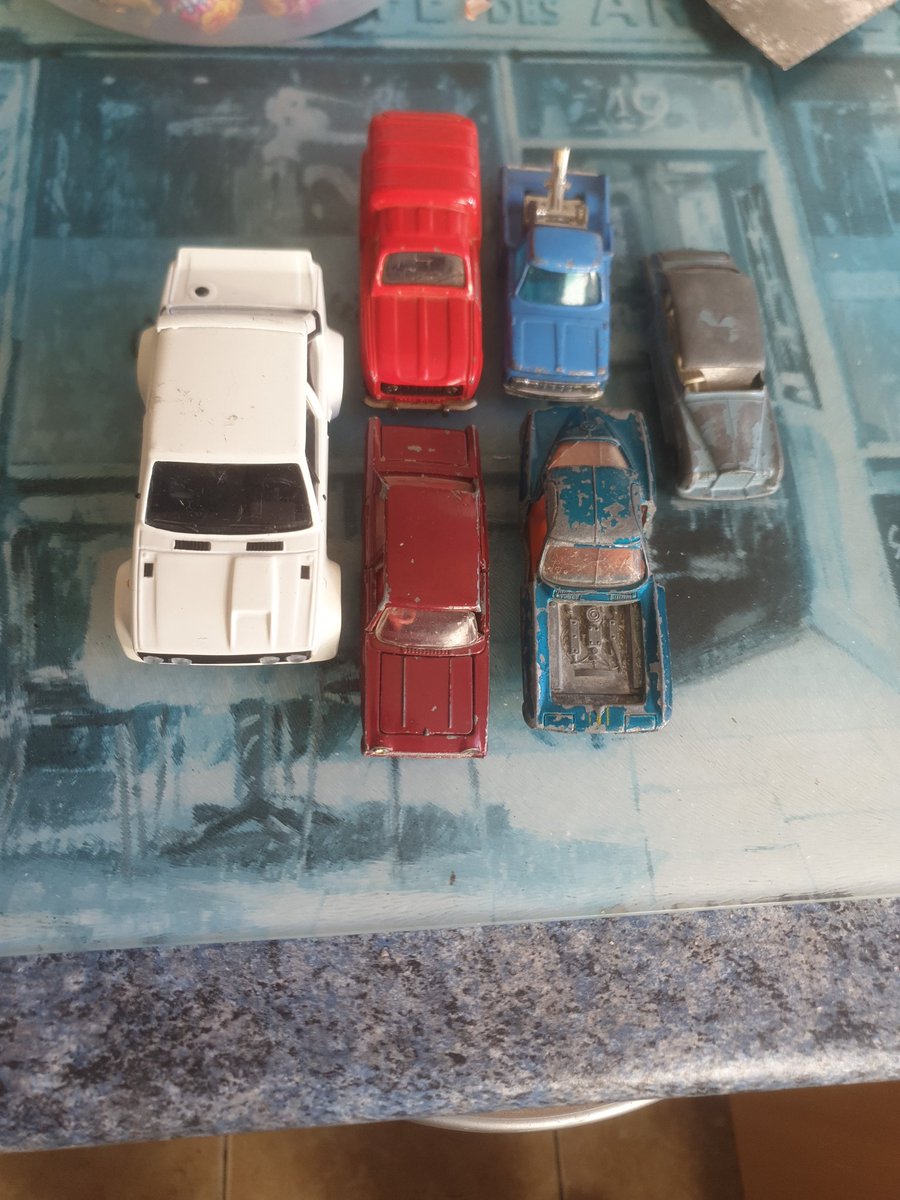 JLCARS2's tweet photo. #diecast #toycar #toycars #toycarcollection not much at the market today ,£2.40 for this lot wasn't that bad https://t.co/djov9oHpoT