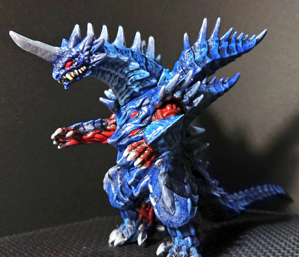 RT @JJ88564646: ウルトラ怪獣シリーズ、メツオロチ、爆速リペイント