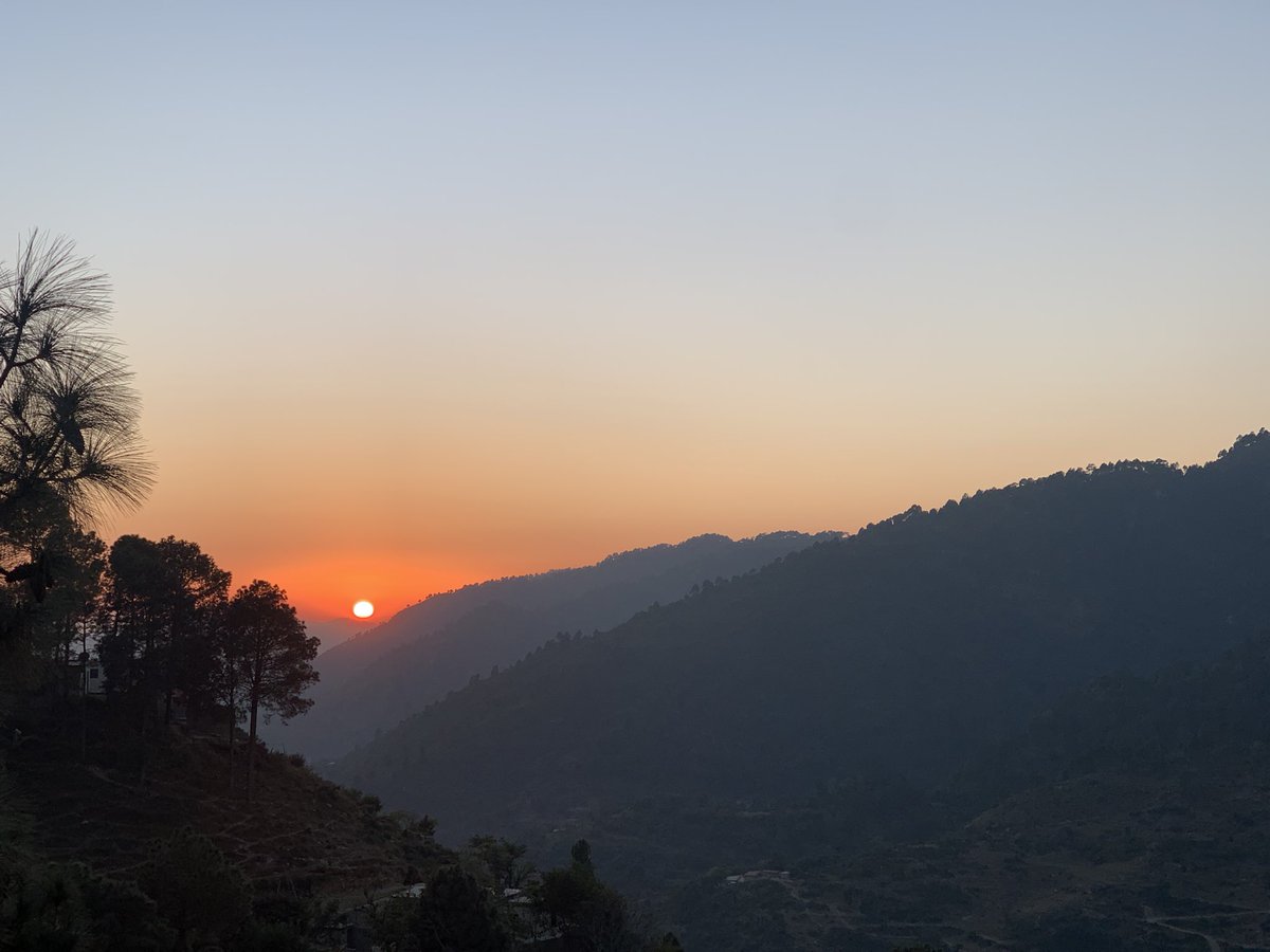 How does the same sun look so different beautiful each day? #sunset 😍