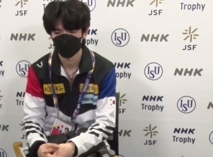 GP - 4 этап. NHK Trophy. 12-14 Nov. Tokyo /JPN - Страница 6 FEEoujbX0AkqiuD?format=jpg&name=small