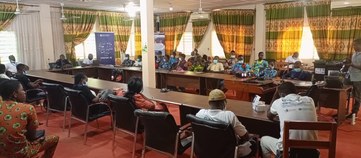 isocbenin's tweet photo. 💐🗣️🗣️Après Parakou, Bohicon, Kandi, Natitingou et Dassa, le projet Internet Privacy Weeks démarre à Avrankou. La protection de nos données personnelles et de notre vie privée sur internet compte.
@jvbriller
#IPWeeks #Privacy #Security #Team229 https://t.co/fF90ytLYCn