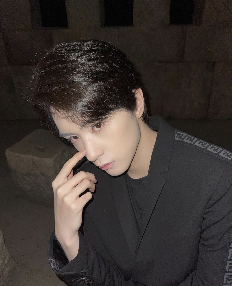 forxiaoci's tweet photo. 211113 | xiaoci ig update

“Where the sky is blue forever🤔”

[1/2]

#邓孝慈 #DengXiaoci https://t.co/pVgJO6hNMC