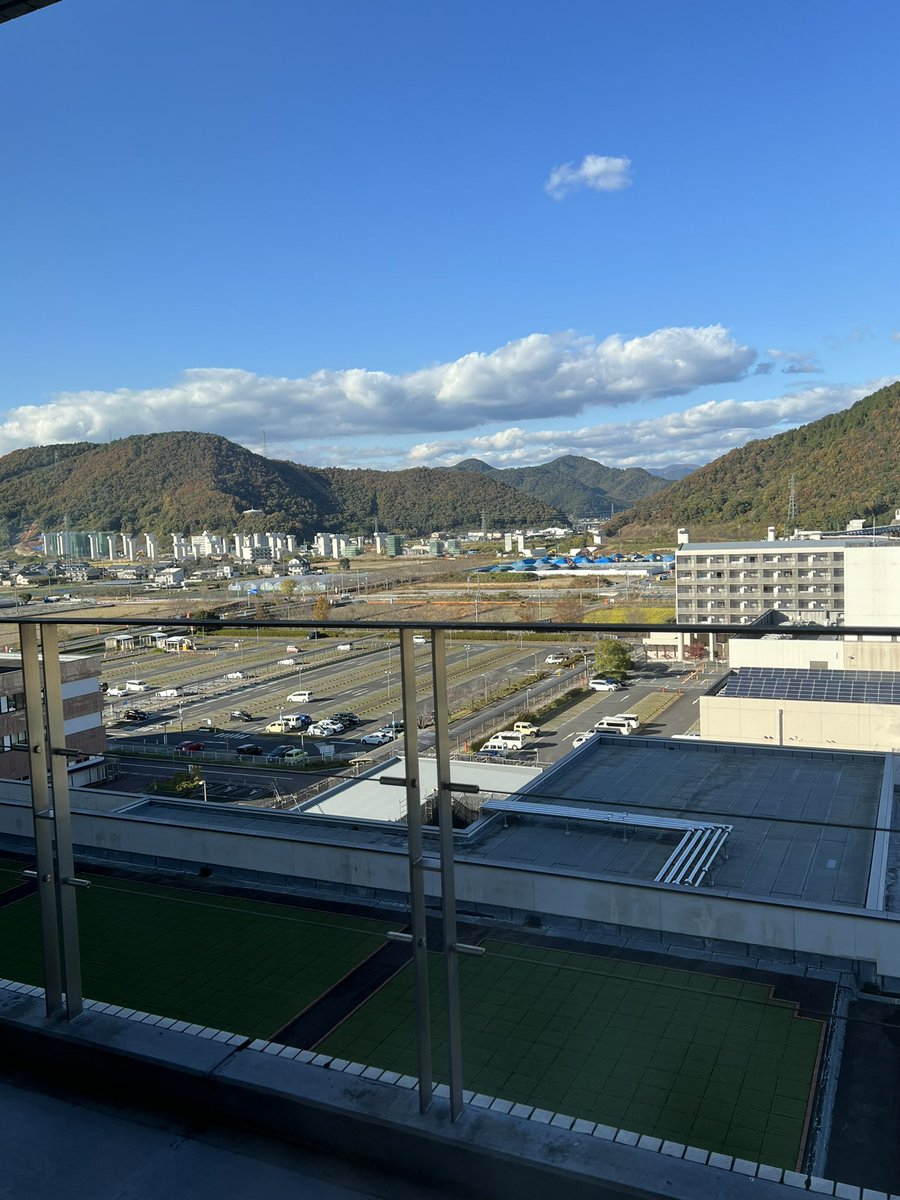 皆様には大変ご迷惑をおかけしてすいません。　これから経験することを獣医療に役立てさらにより良い獣医療を提供できるようになればと思います！
しばしお時間をいただきます。
すいません。