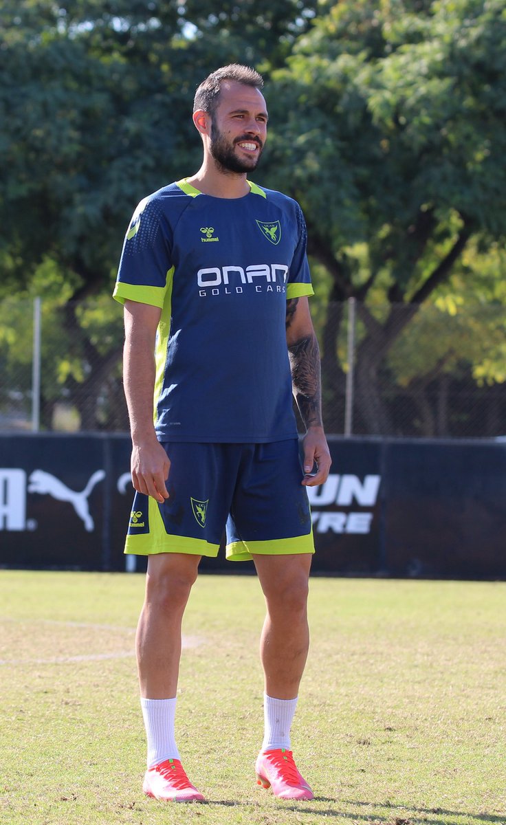 UCAMMurciaCF's tweet photo. 1️⃣0️⃣ @SJara22 😄 https://t.co/MO1CtvzVxR