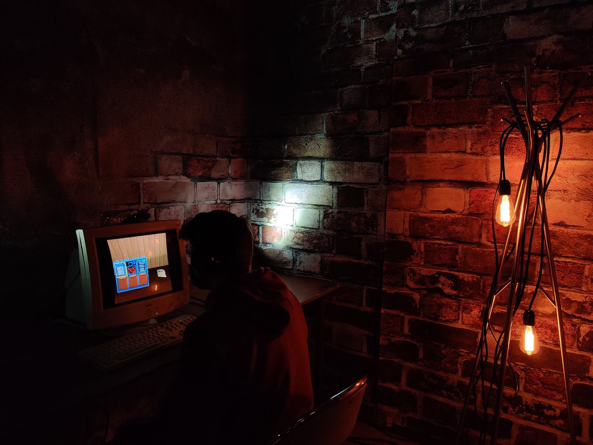 DeuxMetresCubes's tweet photo. Première journée sur @ARTTOPLAYNANTES ! Retrouvez nous au grands palais. Venez tester nos nombreuses activitées inédites ! Keep talking and nobody explodes, escape game, jump et jeux indés vous attendent ! https://t.co/HuOsSUngwG
