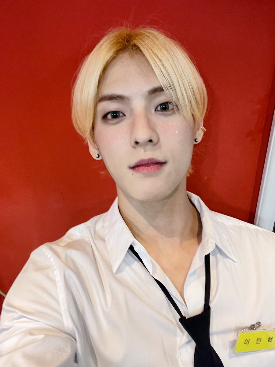 btob2mh's tweet photo. 잠시 후 10시 비키라에서 만나요🙏🥰 https://t.co/tLJvmOiKfd