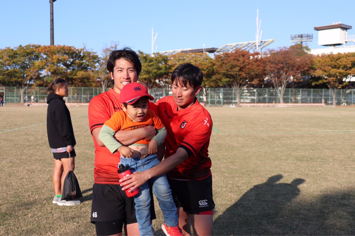 100_yuga's tweet photo. 明日は準決勝！！！！
vsやんばるクラブ(沖縄)
兄とも一緒にグランドに立てた事に感激しました！
もっと多く、もっと長くみんなとプレーできるように頑張ります！
三坂とも一緒にやってまーす！笑 https://t.co/BoY4HFvGMK