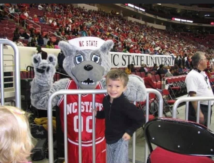 EthanClarkWX's tweet image. BIG PERSONAL NEWS: Jimmy V once said, “Don’t ever give up, Don’t ever give up” Yes, this photo is me at an @NCState game. I’m honored to announce that I’ve accepted a spring transfer offer to NC State to continue my education career at one of the best universities in the country.