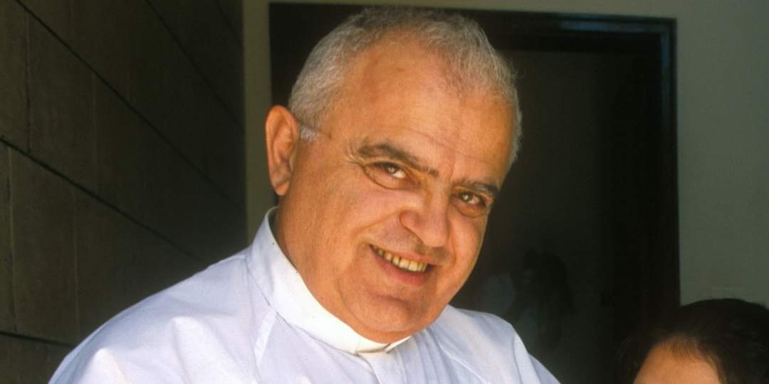 Levnon's tweet photo. المدافعين عن رجال الدين لو شو ما عملوا تحت حجّة:

«مَنْ كَانَ مِنْكُمْ بِلاَ خَطِيَّةٍ فَلْيَرْمِهَا أَوَّلًا بِحَجَرٍ!»" (يو 8:7)

مش مارقين حدّ:

«يَأْتُونَكُمْ بِثِيَاب الْحُمْلاَنِ، وَلكِنَّهُمْ مِنْ دَاخِل ذِئَابٌ خَاطِفَةٌ!». (متى 15:7)

و هيدي قمّة الجهل https://t.co/RpGAEPUplR