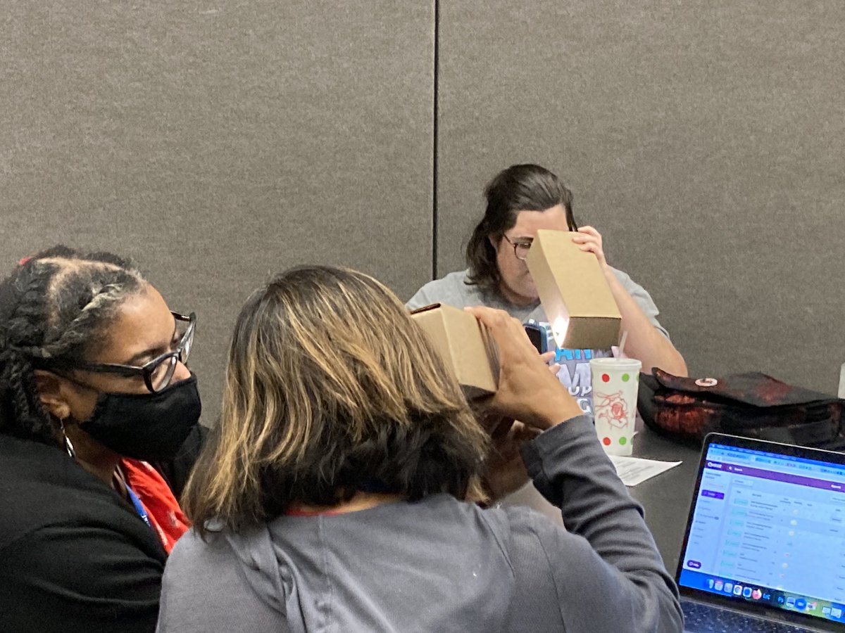 Teachers building community and engaging in powerful science discourse. #STATCAST21 <a href="/ActivateScience/">ActivateLearning</a>