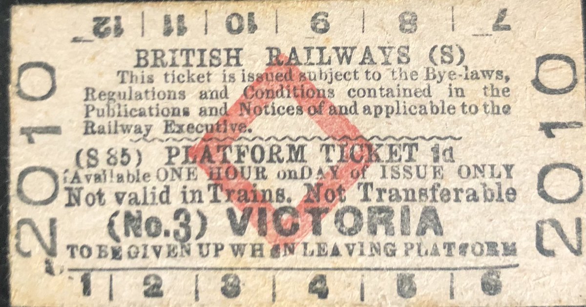 Vallily09's tweet photo. @ltmuseum My late father had kept a lot of his train and bus tickets from his first trip to the UK ! In a little box “ Souvenirs d’Angleterre” 1954 https://t.co/583BHTKoNJ
