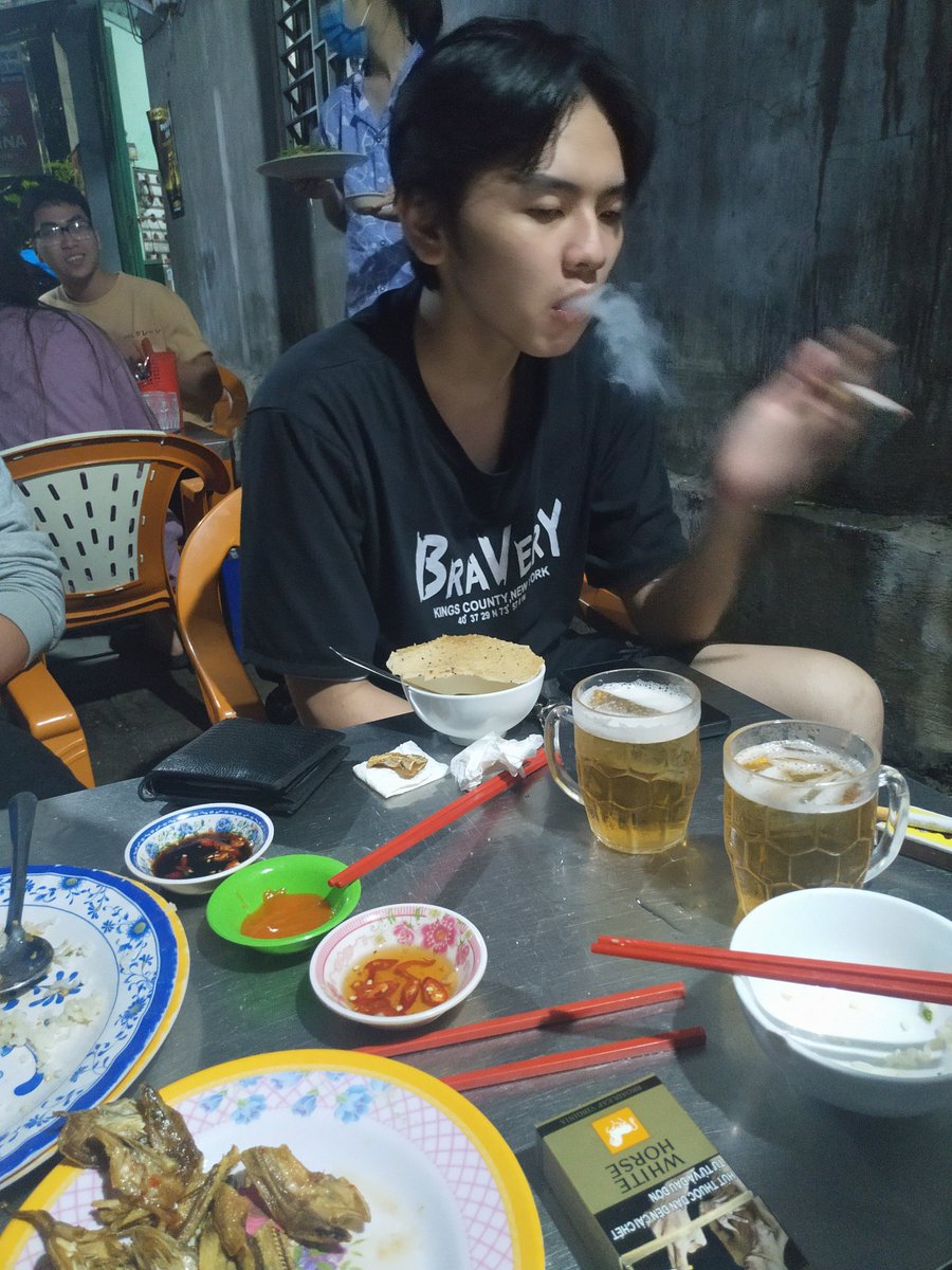 John01181600's tweet photo. Trai bách khoa là phải biết điều ( Lê Quang Hiển KHMT ) https://t.co/CpqNPGb46T