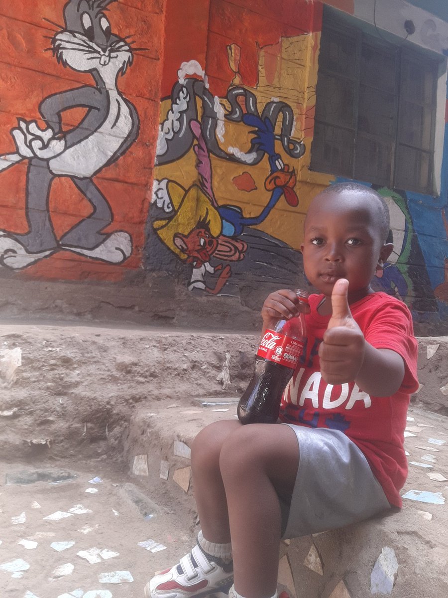 EmmalickJ's tweet photo. Wazae wa area wamejibamba sana Leo hapa wahenga courtyard na hi game ya draught, atleast now wameanza kujua the importance of a public space #changingfacescompetition5 @SautiKayole @WahengaYouth @PSN_Nairobi @dreamtownngo @NMS_Kenya @UNHABITAT https://t.co/VC4P2KHNXI