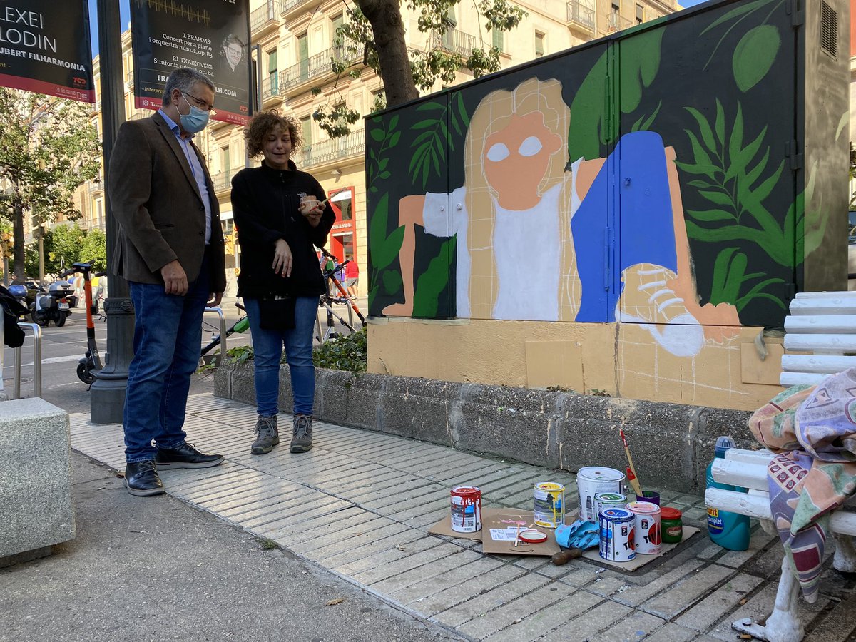 M’he trobat a La Rambla l’artista <a href="/marta_escobar/">Marta Escobar</a> posant guapa #Tarragona
Bona inciativa <a href="/laviattarragona/">La Via T - Tarragona Shopping</a> <a href="/TGNAjuntament/">Ajuntament de Tarragona</a>