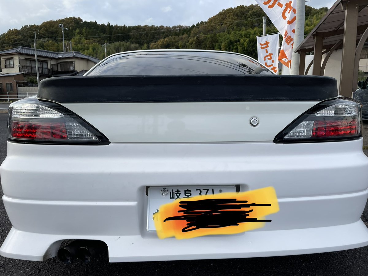 新製品です。 S15シルビア用純正オプション形状FRPリアウイングです