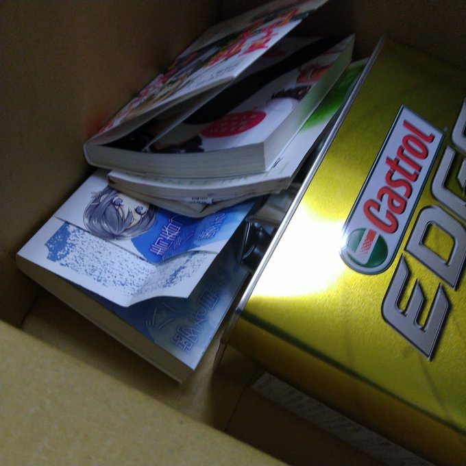 悲報 Amazon ついに梱包すらしなくなる そのまま段ボールに突っ込まれた本がぐっちゃぐちゃ まとめダネ