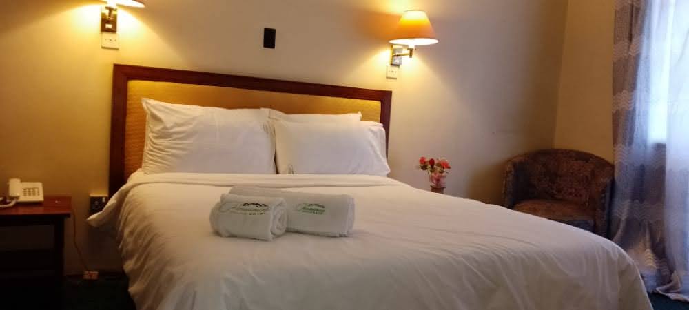 Shambazuva's tweet photo. Chimanimani Hotel

Yesterday we took @ChimaniHotel from 79 to 129 followers! Chimanimani Hotel was opened by its management to offer a safe place for victims of Cyclone Idai. As they have resumed business, lets show them some love by following them. 

To book a stay 📞0716806580 https://t.co/9s3VEZBn2Q