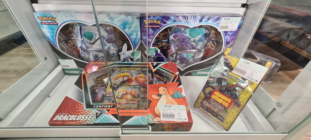 Shazer_off's tweet photo. La grosse blague du jour "carrefour occasion" qui revend des items #pokemon scellés qui étaient encore en rayon à prix normal y'a quelques jours aux prix scalpers !  @CarrefourFrance https://t.co/WMfVUOL5rt