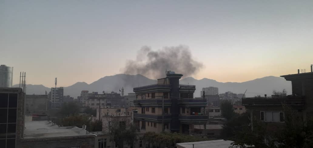 Ishaqalianis's tweet photo. Locals in Kabul report an explosion that took place in the western part of #Kabul city; a Hazara and Shiite-dominated part of the city this afternoon. The photos coming out show the smoke is rising from the area. https://t.co/NAMKplRVwZ