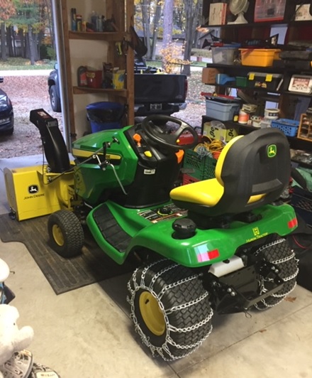 HuronTractorLtd's tweet photo. Loving your #IRunWithHT pics. Thank you
💚 Ross McNeice who wrote "Too hard pushing the old mower Dad -Happy 92nd Birthday!"
💚 John Kelly sent a beautiful shot from their soybean #harvest21
💚 John Brown with his lawn tractor switched from "mow to snow"
https://t.co/IEJH9P3m5o https://t.co/A8p87ovLka
