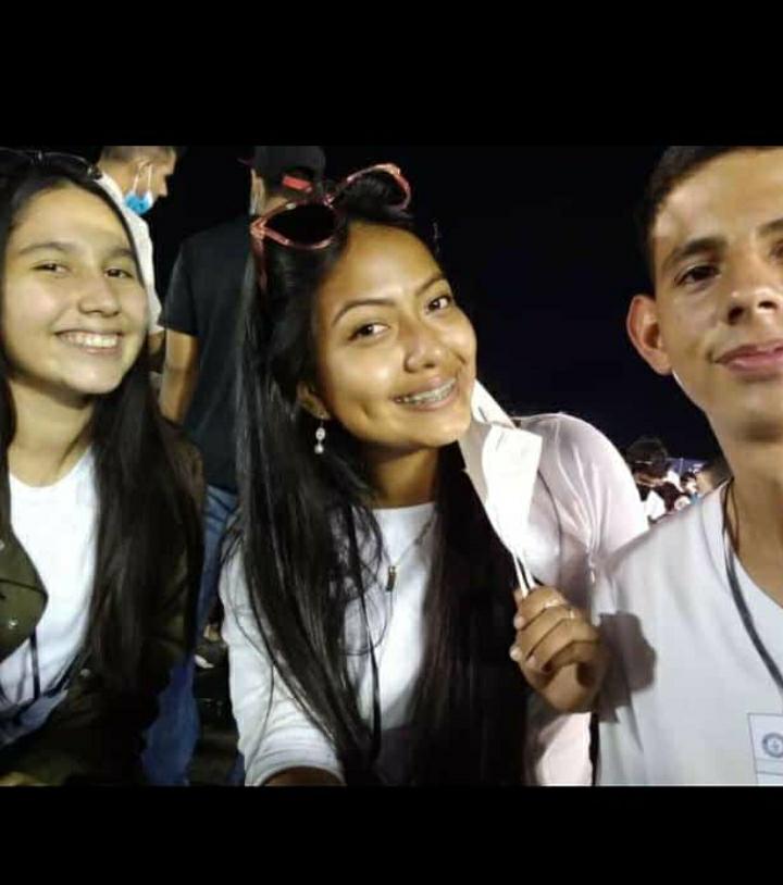 #13Nov|🇻🇪📢
Parte de la Representación del Municipio Ayacucho,  San Juan de Colón Cuidad de la Palmeras  estado Táchira 
En la
#LaOrquestaMásGrandeDelMundo
¡La música es amor!
<a href="/NicolasMaduro/">Nicolás Maduro</a> <a href="/elsistema/">El Sistema</a>