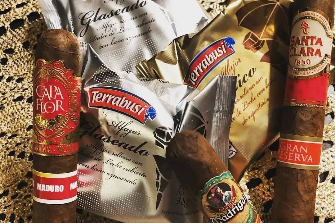 deltabacoes's tweet photo. Where to buy #CapaFlor 
⭐⭐⭐⭐⭐

A Secret Revealed

Of the scarce sublime Aztec tobacco. From the hidden origin of all tobaccos and seeds: the San Andrés leaf. You don't deserve it. But you can smoke it.

https://t.co/3Y28QpCXrV

#CanaryIsland  #Spain #Deltabaco #PremiumCigars https://t.co/ppAsJ3BmJq