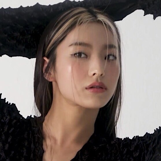 ‏ً (@saeromlooks) on Twitter photo 