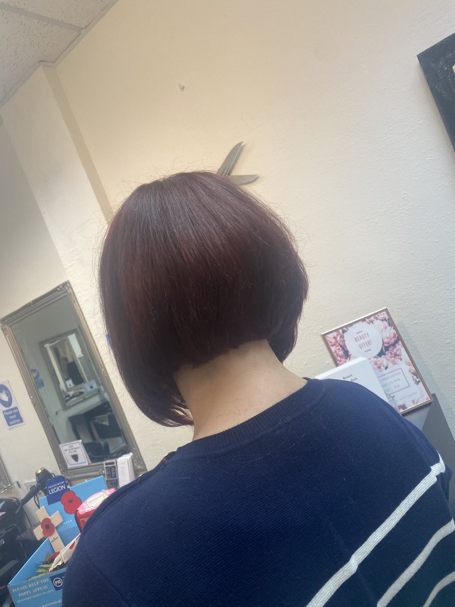 katestwirl's tweet photo. New do! #newdo #hairdo #cutandcolour https://t.co/YQQ7nUbIqI