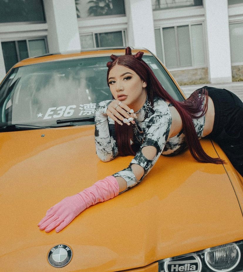 Flyn102's tweet photo. Ingratax, Kimberly Loaiza, Mont, Danna Paola y Ángela Aguilar, Son Las Únicas Mujeres Mexicanas Presentes en El Top 20 de Tendencias Mexico 🇲🇽🔥 https://t.co/qVNMkjf7wA
