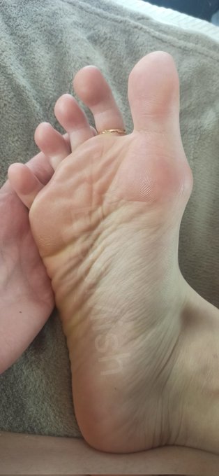 What if wedding rings were put on feet?🤔  #feet #toes #FOOTFETİSH #solesfeet #mistress #pinksoles #eleomishnotes<a href="/tag/feet"class="tags">#feet</a><a href="/tag/footfetish"class="tags"><span>#footfetish</span></a><a href="/tag/toes"class="tags"><span>#toes</span></a><a href="/tag/mistress"class="tags"><span>#mistress</span></a><a href="/tag/solesfeet"class="tags"><span>#solesfeet</span></a><a href="/tag/pinksoles"class="tags"><span>#pinksoles</span></a>