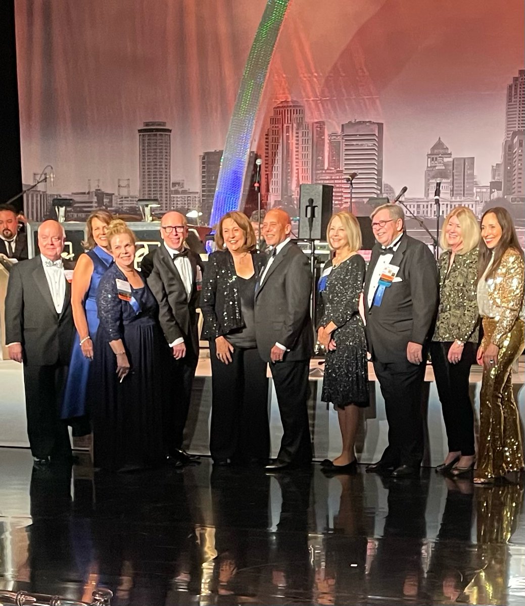 ⚖️ Past Presidents of the national <a href="/AAMLFellow/">American Academy of Matrimonial Lawyers</a> at last night's annual #AAML dinner dance-- including our Madeline! 

🎉 Congratulations to Immediate Past President Elizabeth Green Lindsey and the new President <a href="/cmogerman/">Cary J. Mogerman</a>! 

#FamilyLaw #pastpresidents