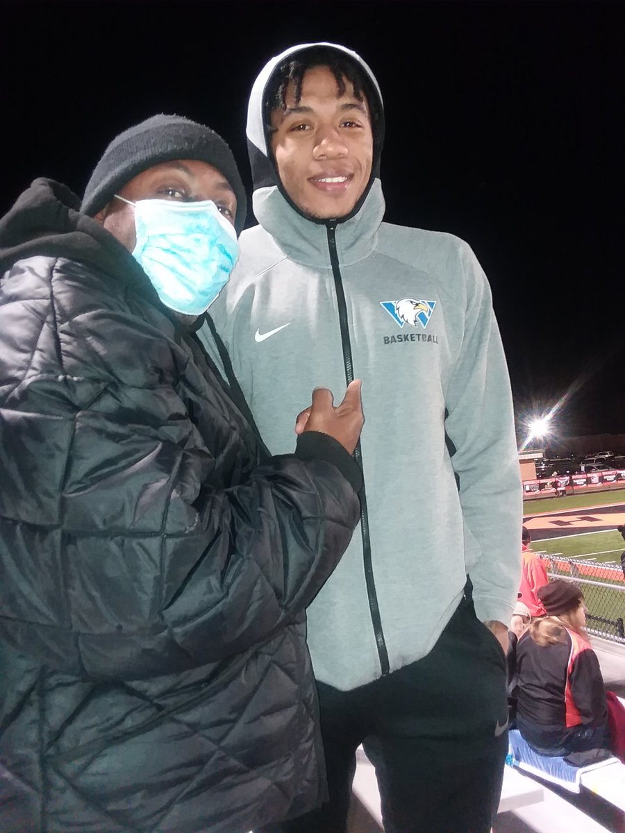 dean_alphonso's tweet photo. Ran into Former Newport Greyhound NOW Williams Baptist College Basketball Player Cristian Rucker!! Yeah We STILL support Our Hounds!!💪 https://t.co/68Ssgiw7Xt