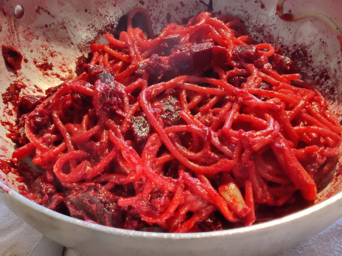 maponi's tweet photo. #spaghettoni quadrati pasta di #camerino alla #barbabietola #rossa - nuova ricetta - non solo belli da vedersi, ma anche buoni https://t.co/Xb6Rmj5lsN