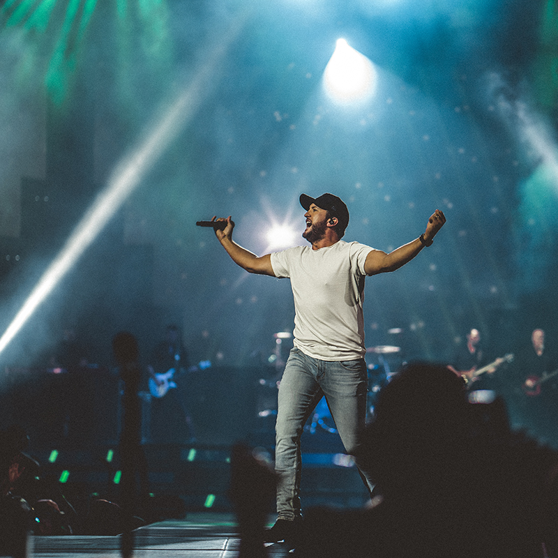 lukebryan's tweet photo. I can’t wait to see y’all tonight at Tortuga Fest! Save a couple cold Two Lanes for me out there. #twolanelager #twolane https://t.co/xMtMIlcCFj