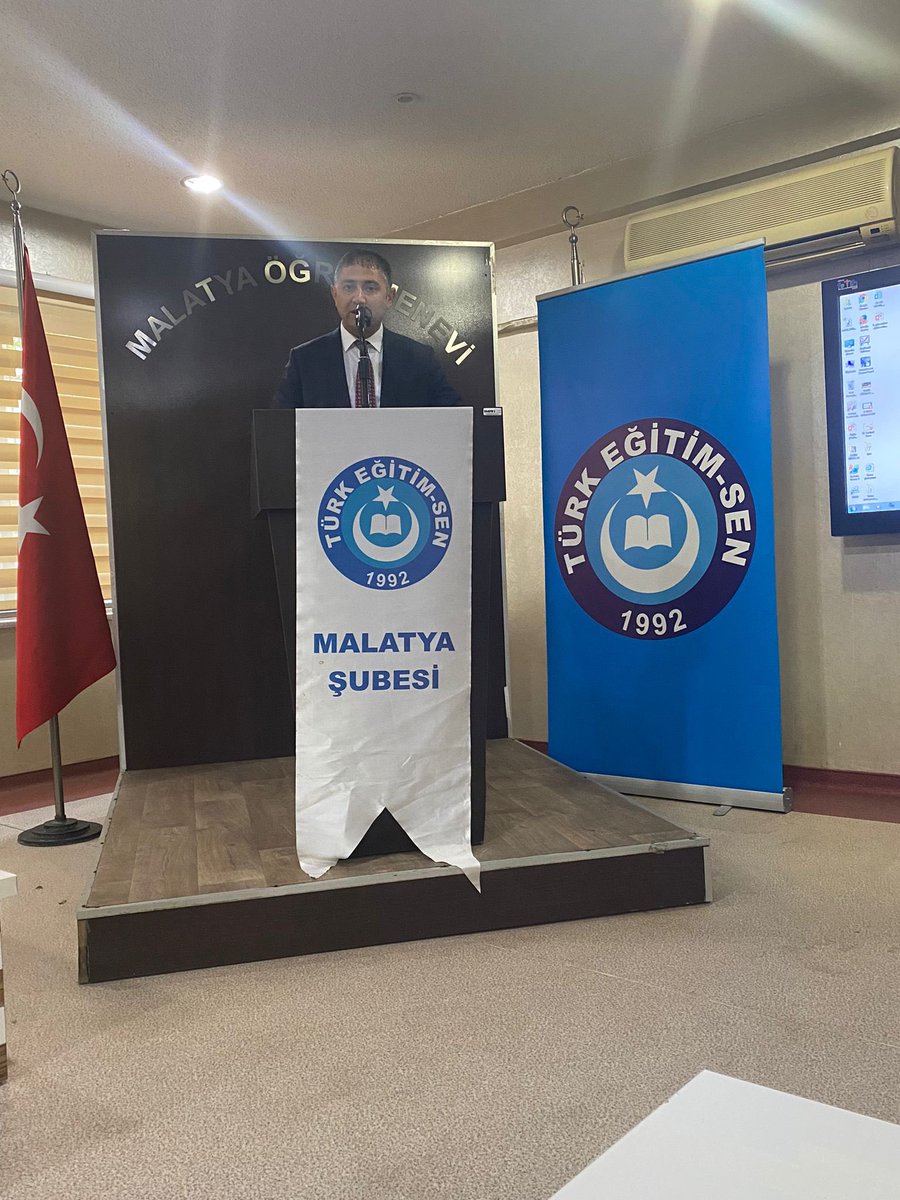 FS_fevzisahin's tweet photo. Kamuoyuna:
Türk Eğitim-Sen Malatya Şubemizin 7. Olağan Genel Kurulu bu gün itibarı ile sonuçlandı. Bizlere 4 yıllığına yönetim yetkisini veren kıymetli üyelerimize ve delegelerimize sonsuz teşekkürlerimi sunarım. Birlik ve beraberliğin olduğu yerde ancak başarı elde edilebilir. https://t.co/UWY5TbrktH