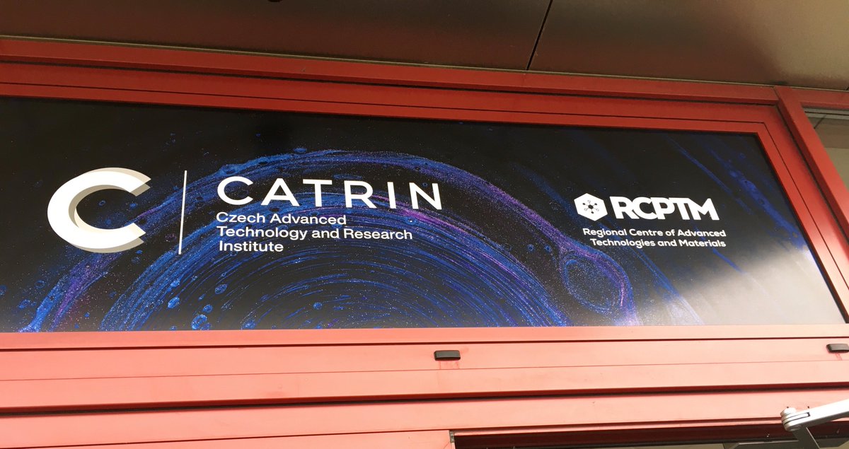 r_naskrecki's tweet photo. Palacký University Olomouc to nie tylko 450 l. historia, ale to imponująca teraźniejszość. Przykładem CATRIN (Czech Advanced Technology and Research Institute), którego misją jest „rozwój nowych  technologii na rzecz czystej energii i zrównoważonego środowiska poprzez badania..." https://t.co/NF81Yu5HbJ