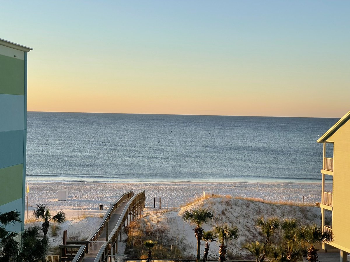 TinaUsry's tweet photo. My view from the hotel balcony last night. This is definitely my happy place๐ฅฐ
#beach #orangebeachal #albeaches #ocean
@spann @StephWVTM13 @AdrianWVTM13 @StormHour @cityorangebeach @City_GulfShores https://t.co/8BTjaUSJyr