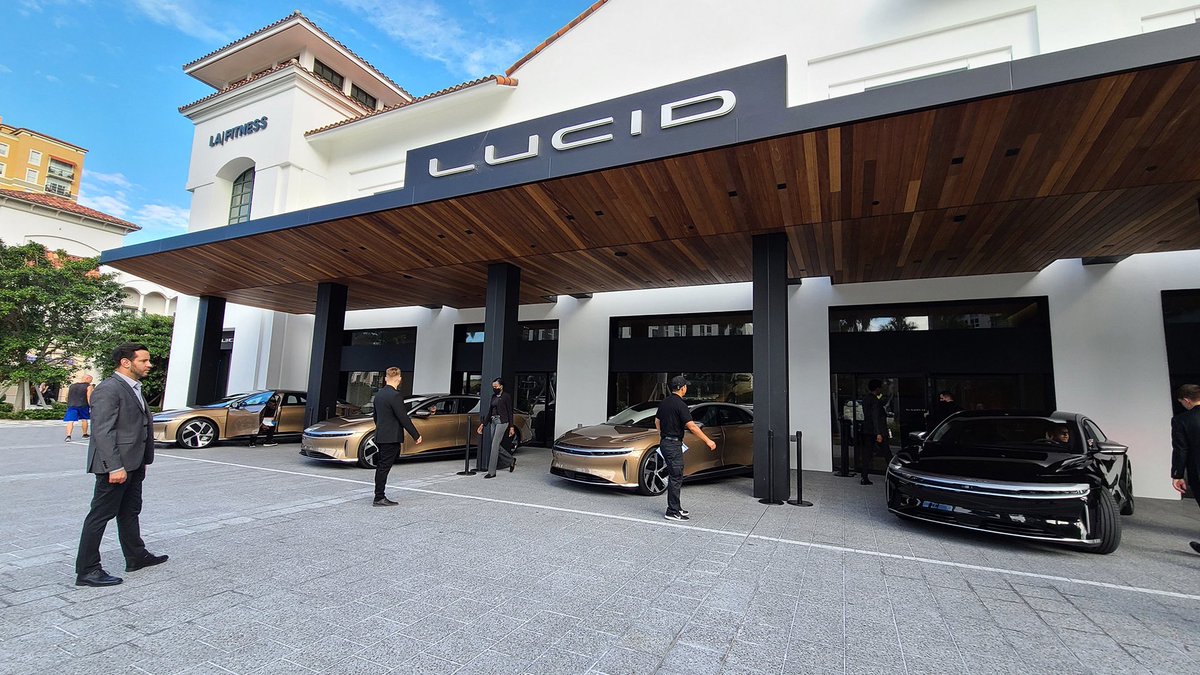 LucidMotors's tweet photo. Welcome to the #LucidOwnersClub, West Palm Beach. https://t.co/OhvGZeFB0P