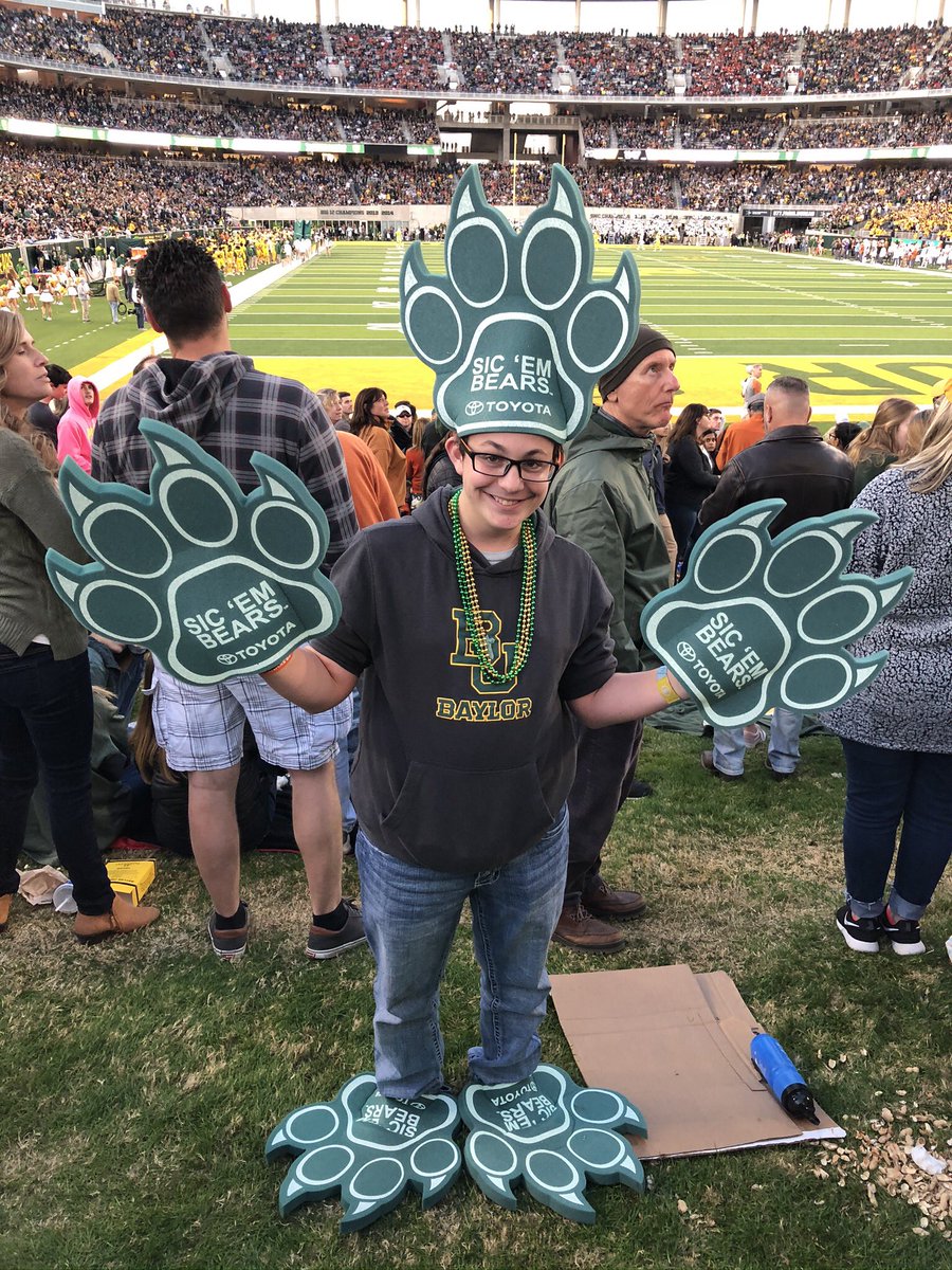 howardcrut's tweet photo. #sicem #baylorfootball #itsmybirthday https://t.co/i1yAqO8zkm