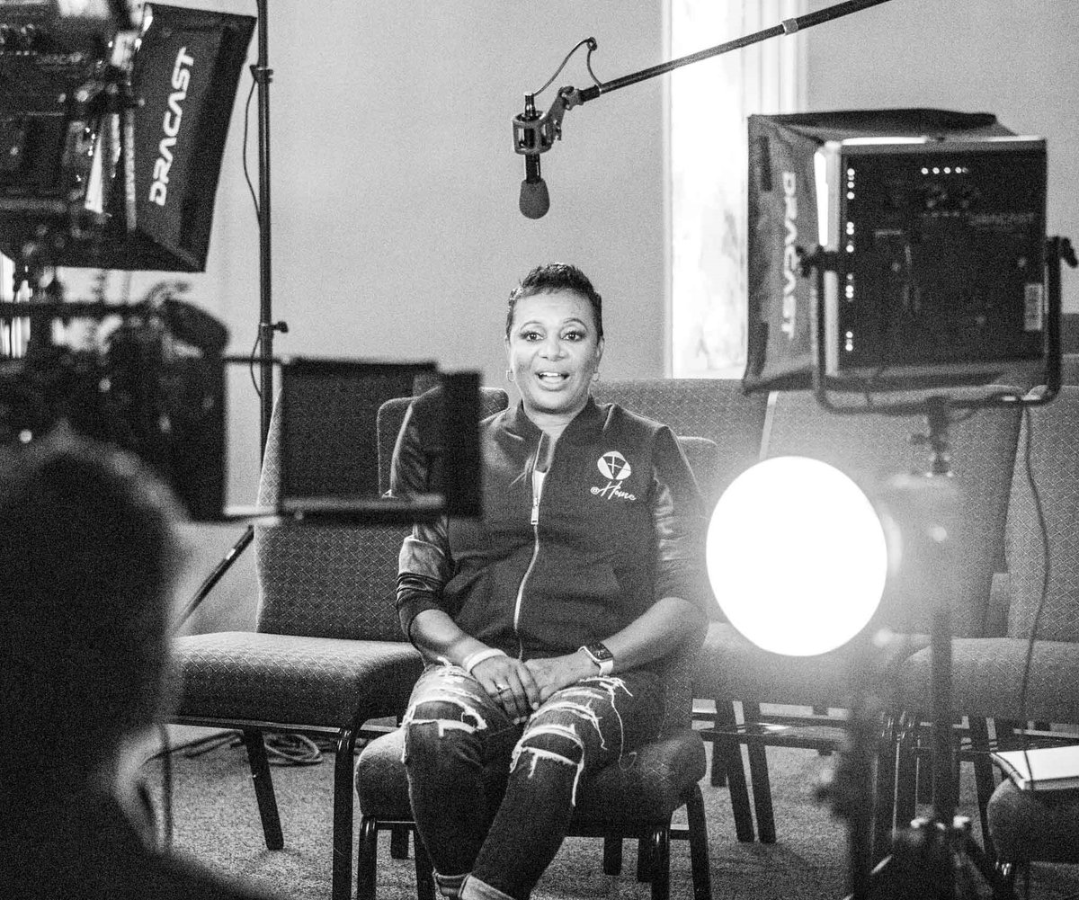 Givelify's tweet photo. Enjoy a few photos from our "Bravo! Stories of Good" video shoot with @VictoryGraceCtr and @iamdrjazz. 📸

Then watch the micro-documentary here: https://t.co/k1eDfDyzSg 🎥

#MoreGoodTogether https://t.co/R89dCSJRd6