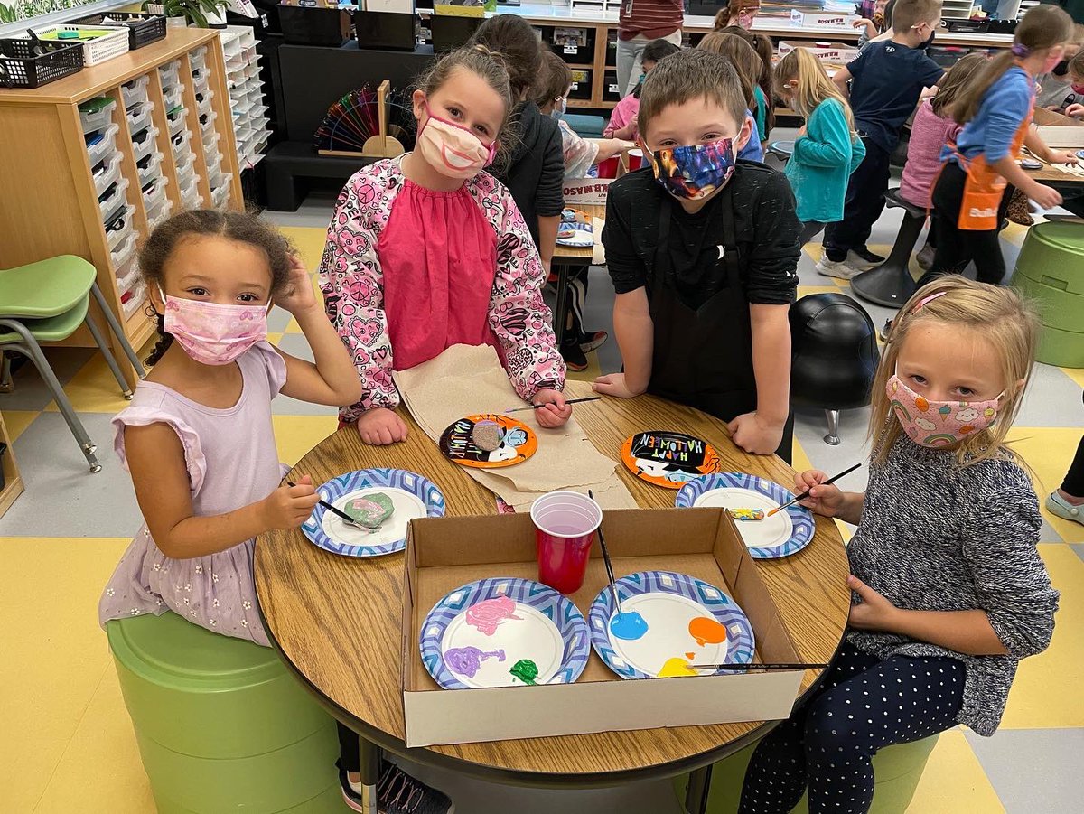 LynnetteMGall's tweet photo. Look at our #scribblestones and #kindnessrocks that will be added to the rock garden at @1VillageHilton ❤️ We painted these with our kinder buddies & @christylynnHMS last week. We are sharing today in honor of #worldkindnessday! 🥰#kinderbuddies #onevillage #secondgradecadets https://t.co/O0fE41WPvR