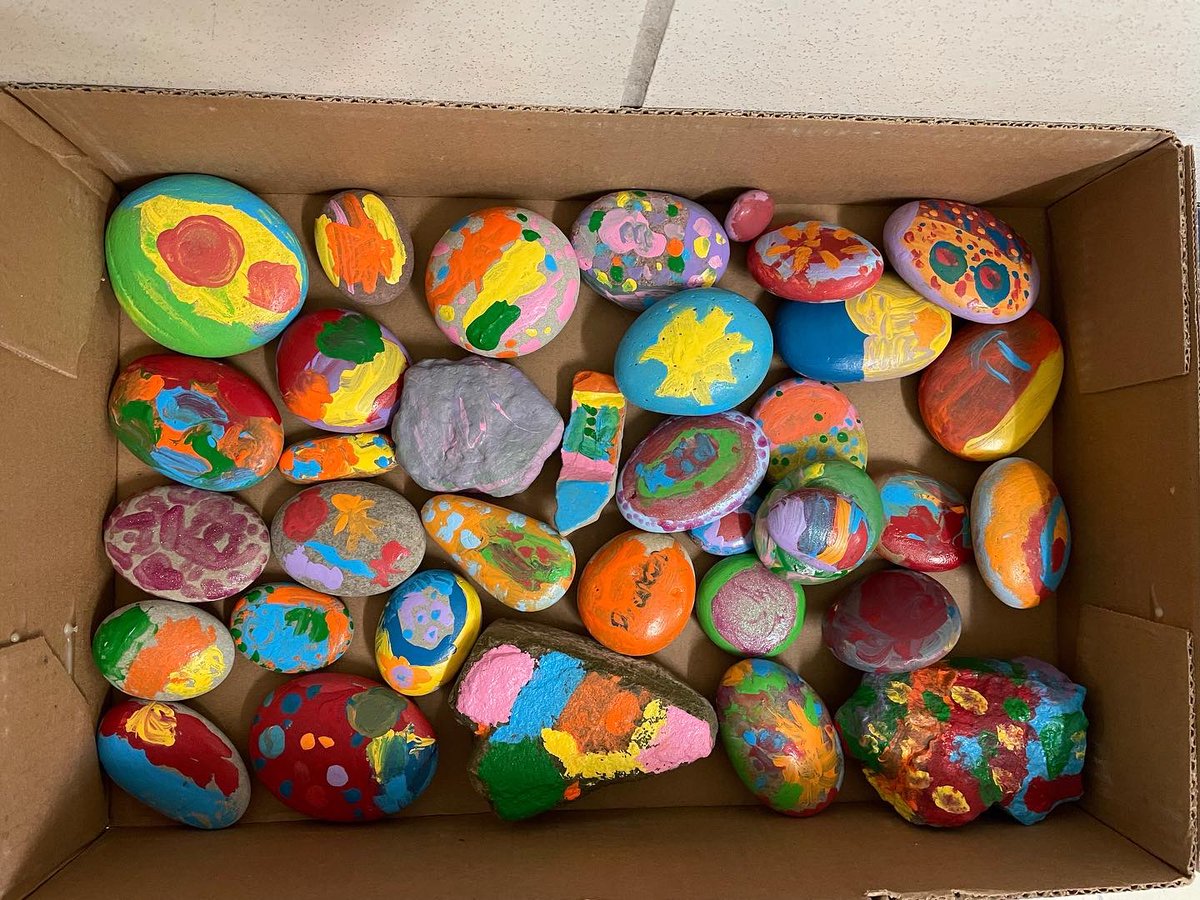 LynnetteMGall's tweet photo. Look at our #scribblestones and #kindnessrocks that will be added to the rock garden at @1VillageHilton ❤️ We painted these with our kinder buddies & @christylynnHMS last week. We are sharing today in honor of #worldkindnessday! 🥰#kinderbuddies #onevillage #secondgradecadets https://t.co/O0fE41WPvR